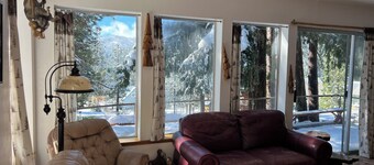 Beautiful 3bedroom house in Mineral/Pet and family Friendly/Lassen National Park