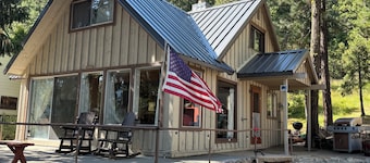 Beautiful 3bedroom house in Mineral/Pet and family Friendly/Lassen National Park