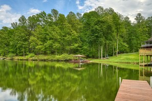 Property grounds - Sprawling waterfront home with kayaks, game room, and hot tub (Mineral)