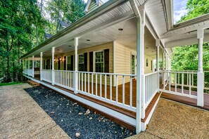 Exterior - Lakefront home in private location with dock, firepit, game room & Pickleball (Mineral)