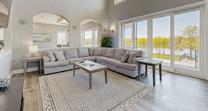 Charming dog-friendly lakefront villa with private dock, firepit, stunning views