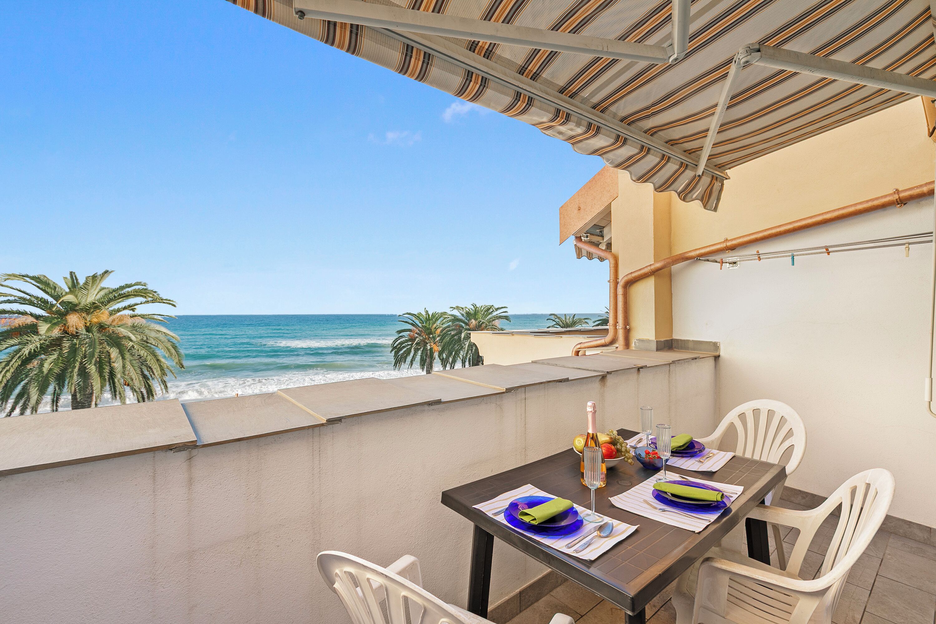 Familienapartment, Mehrere Schlafzimmer, Meerseite (Casa Elisa - Sea Front) | Terrasse/Patio