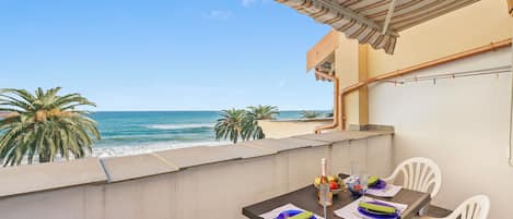 Family Apartment, Multiple Bedrooms, Sea Facing (Casa Elisa - Sea Front) | Terrace/patio