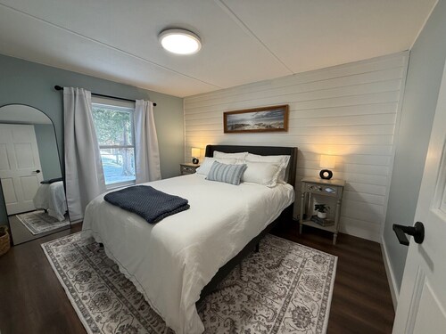 Spacious Riverfront Escape -  Dog Friendly - Lake Michigan, Crystal Mountain!
