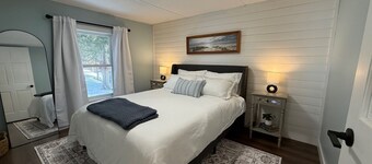 Cozy Riverfront Escape -  Dog Friendly - Dunes, Lake Michigan, Crystal Mountain!