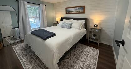Spacious Riverfront Escape - Dog Friendly - Lake Michigan, Crystal Mountain!