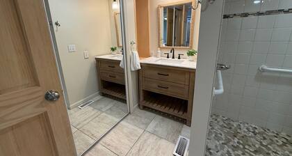 Spacious Riverfront Escape - Dog Friendly - Lake Michigan, Crystal Mountain!