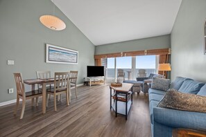 Smart TV - Colony By the Seas 327-Dolphin View (Oceanfront) (Salter Path)