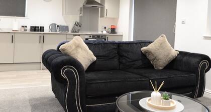 Modern Guest House | 24/7 Security | Fast WiFi | Near Clifton
