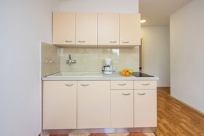 Private kitchen - Beautiful apartment for 4-5 persons with sea view in Dramalj (Dramalj)