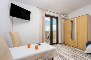 Interior - Beautiful apartment for 4-5 persons with sea view in Dramalj (Dramalj)