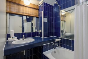 Family Room, 2 Bedrooms, Balcony, Ocean View | Bathroom - Durban Spa (Durban)