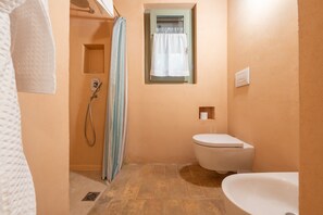 Shower, hair dryer, towels - La Tanca Del Conte - Suite Sughera (Muravera)