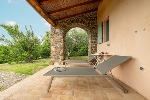 Outdoor dining - La Tanca Del Conte - Suite Sughera (Muravera)