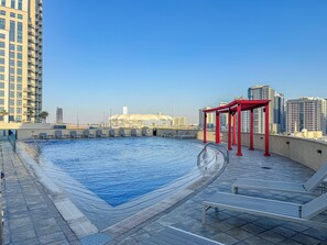 Pool - Stylish Studio Apartment in JVC Near Dubai Miracle Garden (Dubai)