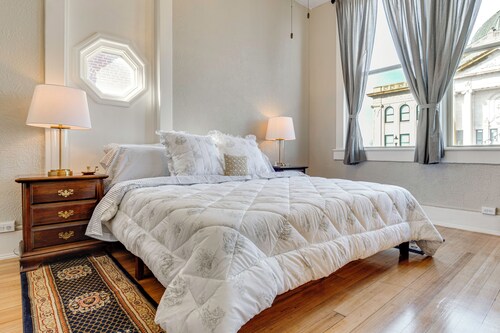 Historic Lebanon Gem: Central Walkable Location!