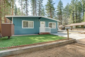 Interior - Pet Friendly w/ Yard! Fully Updated Tahoe Home (South Lake Tahoe)