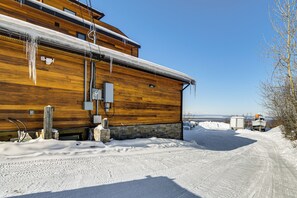 Apartment (0 Bedroom) | Interior - Mckinley, Anchorage, Ocean View: Apt Near Chugach (Eagle River)