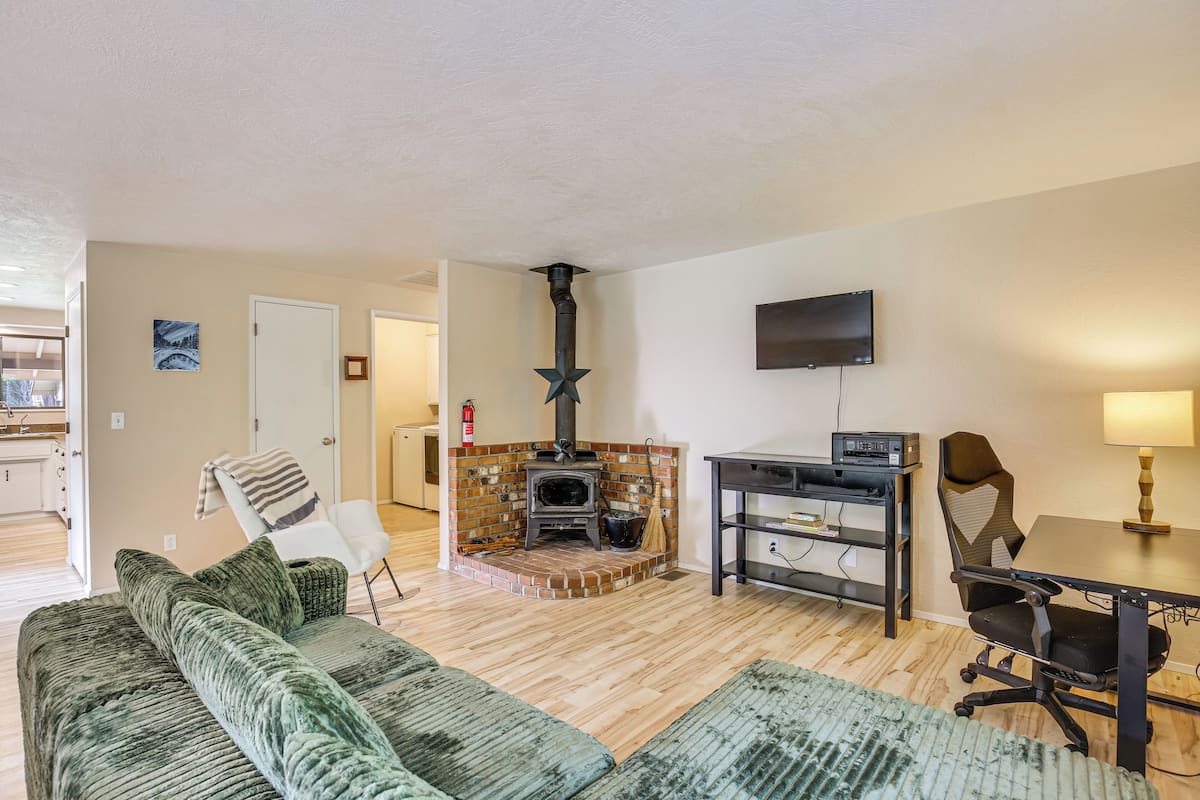 House (2 Bedrooms) | Front of property