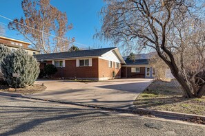 Apartment (0 Bedroom) | Interior - 6 Mi to Arches Nat'l Park! Dtwn Moab Home w/ Yard (Moab)