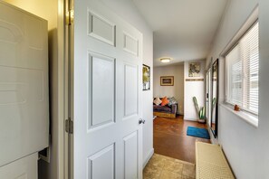 Apartment (0 Bedroom) | Interior - 6 Mi to Arches Nat'l Park! Dtwn Moab Home w/ Yard (Moab)