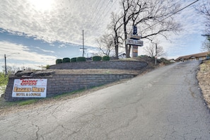 Apartment (0 Bedroom) | Interior - Bagnell Strip Adventure Hub w/ Patio & Lake Views (Lake Ozark)