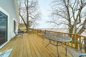 House (3 Bedrooms) | Front of property - Lakeside Living on Wine Trail! Geneva Home w/ Deck (Geneva)