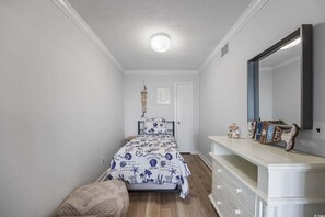 Room - Poolside Escape w/ Bonus Room at Sands Beach near North Myrtle Beach (Myrtle Beach)