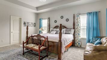 House (6 Bedrooms) | Interior