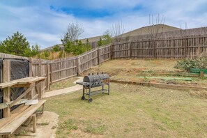 House (6 Bedrooms) | Interior