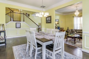 House (6 Bedrooms) | Interior - 8 Mi to Dtwn & Film Sites! Spacious Covington Home (Covington)