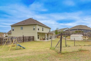 House (6 Bedrooms) | Interior - 8 Mi to Dtwn & Film Sites! Spacious Covington Home (Covington)