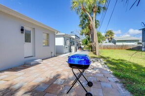 Apartment (2 Bedrooms) | Interior - Steps to Sand! Snowbird Retreat in Madeira Beach (Madeira Beach)