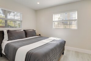 Apartment (2 Bedrooms) | Interior - Steps to Sand! Snowbird Retreat in Madeira Beach (Madeira Beach)