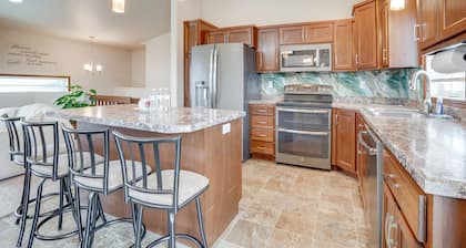 Family Friendly! Spacious Moorhead Haven w/ Yard