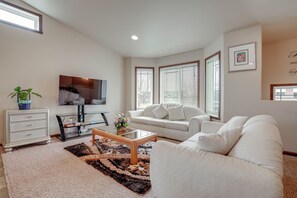 House (4 Bedrooms) | Front of property