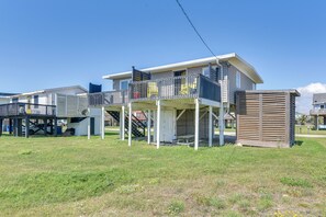House (2 Bedrooms) | Interior - Steps to Surfside Beach! Ocean-view Texas Retreat (Freeport)
