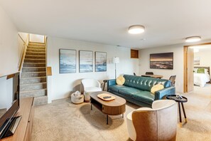 Interior - Lakefront Home w/ Dock & Views in Langlois (Langlois)