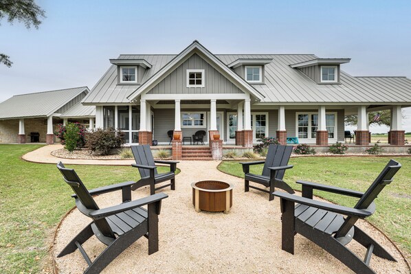 House (3 Bedrooms) | Front of property