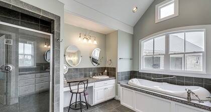Elevated Farmhouse Getaway in Thorndale