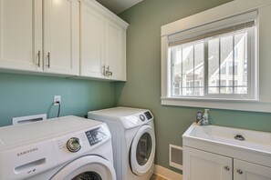 House (3 Bedrooms) | Interior - Lakefront Getaway w/ Private Dock in Ocean Shores! (Ocean Shores)