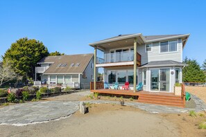 House (3 Bedrooms) | Interior - Lakefront Getaway w/ Private Dock in Ocean Shores! (Ocean Shores)