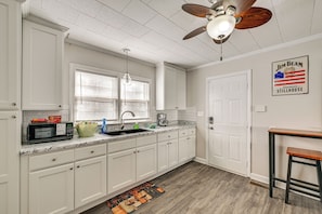House (2 Bedrooms) | Interior