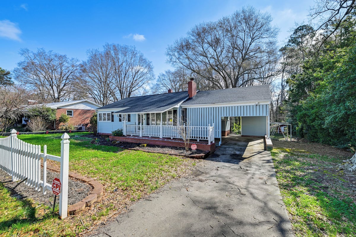 Fachada de la propiedad