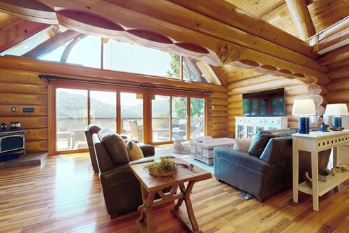 Hot Tub + Dock! Waterfront Norris Lake Log Home