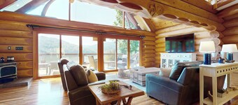 Hot Tub + Dock! Waterfront Norris Lake Log Home