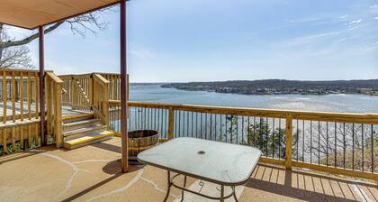 Unit 5: Prime Location, Lake of the Ozarks Apt!