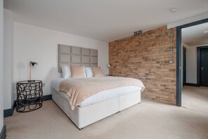 Desk, iron/ironing board, WiFi, bed sheets - Chalice Close - Home with parking in Ashley Cross close to beaches (Bournemouth, Christchurch and Poole)
