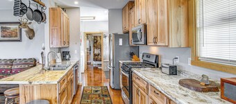 Hazel Creek Cabin on Kirksville's Outskirts