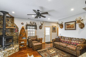 House (1 Bedroom) | Interior